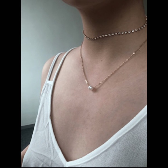 Layered Rhinestone Choker and Pearl Necklace Gold - Picture 5 of 7